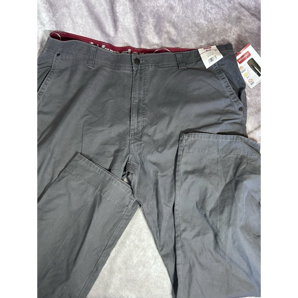 Wrangler Rugged Utility Pants Mens 44x30 Gray Straight Fit Flex Waist NWT